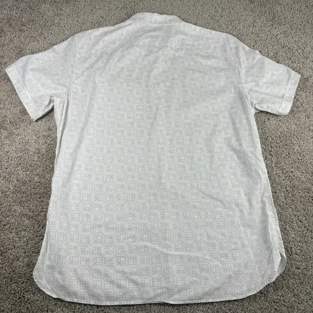 Banana Republic Camden Fit large cotton‎ geometric patterned short sleeve white
